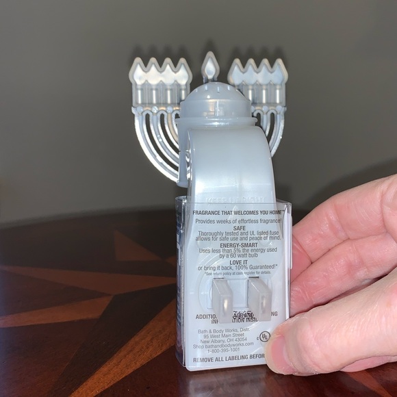 Bath & Body Works Menorah Nightlight Wallflowers Fragrance Plug - Picture 4 of 5